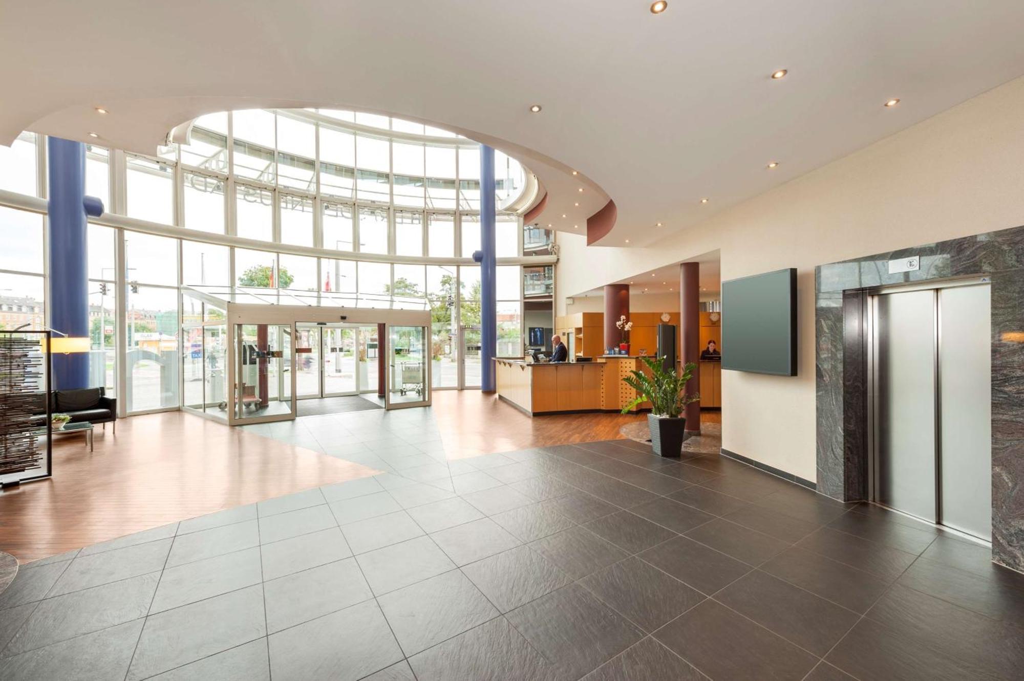 Nh Dresden Neustadt Exterior photo